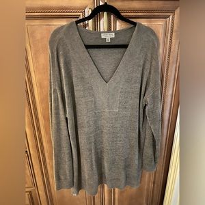 Barefoot dreams cozychic v-neck tunic